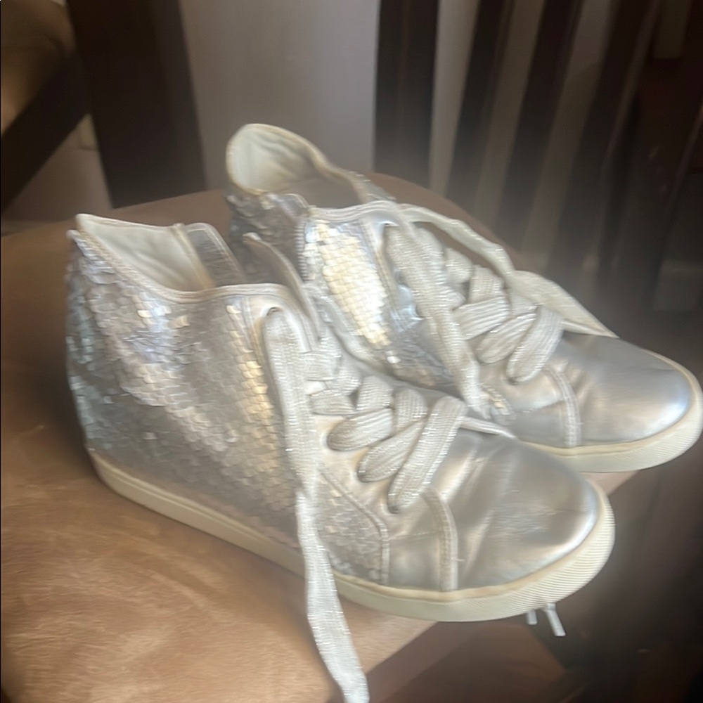 Kidpik Silver High-Top Sneakers with Glitter Finish